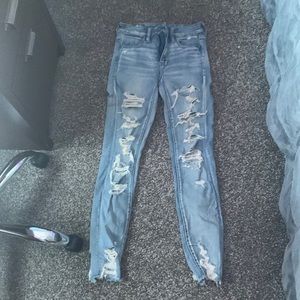 American Eagle Women’s skinny jeans size 4
